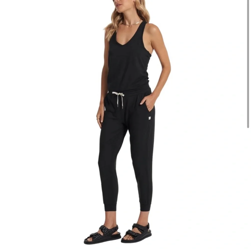 NWT Vuori lux jumpsuit Size M_2